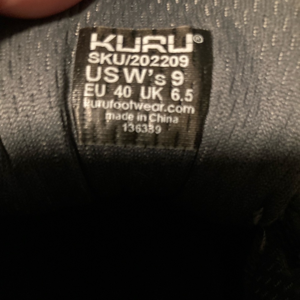 Kuru brand, size 9, blue and black, women’s athletic shoes - Picture 10 of 10